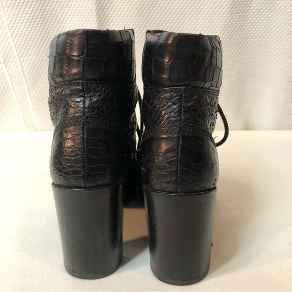 Stuart Weitzman & Gigi Hadid Collab Black Leather Lace Up Ankle Boot Size 7.5 - Picture 6 of 13